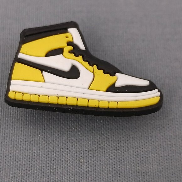 Sneaker charm for Crocs - Picture 3 of 3